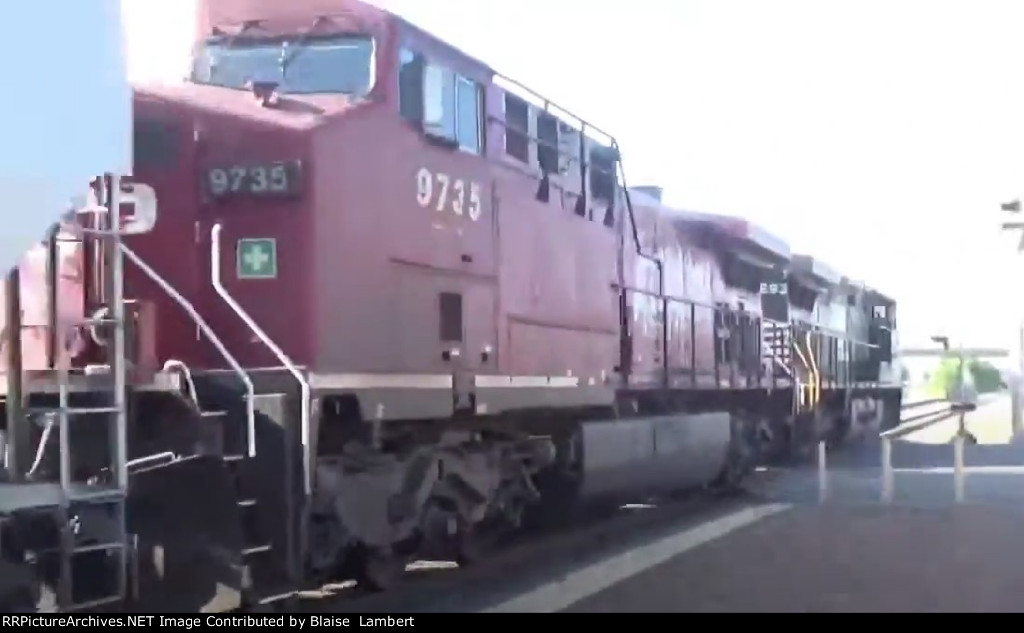 CN grain train